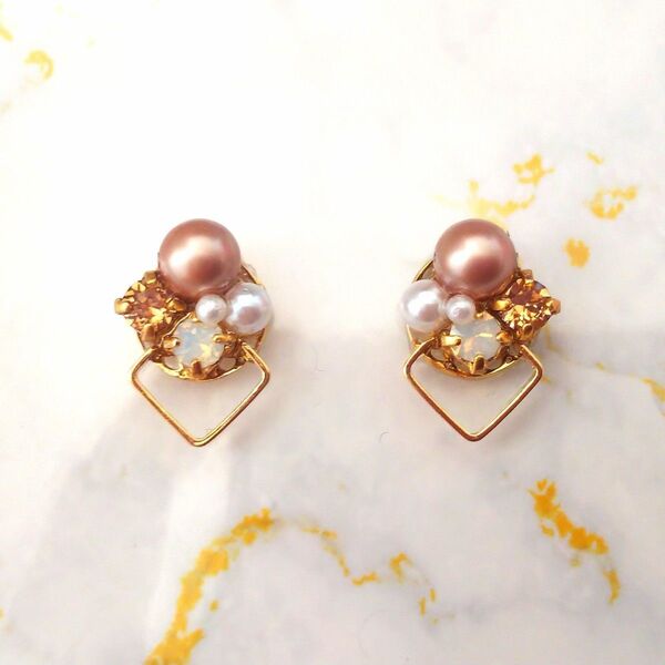 パール ビジュー ベージュ スクエア ピアス イヤリング