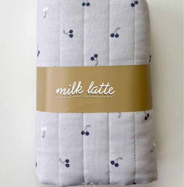 ミルクラテ milk latte キルティング生地 チェリー モノトーン