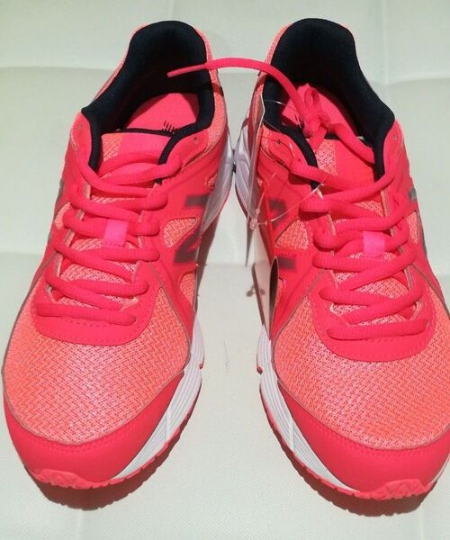 NB ニューバランス ランニングシューズ 新品 24.0