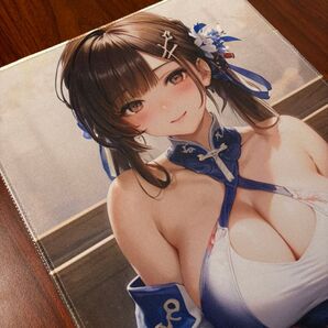 女性キャラプリントの大型デスクマット 60×30cm プレイマット兼用 Mac iMac テーブル ゲーム 多用途 キレイ 可愛い