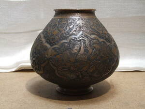 銘有 イスファハン ガラムザニー イラン伝統工芸品 花瓶 銅 真鍮 金属細工 彫金 
