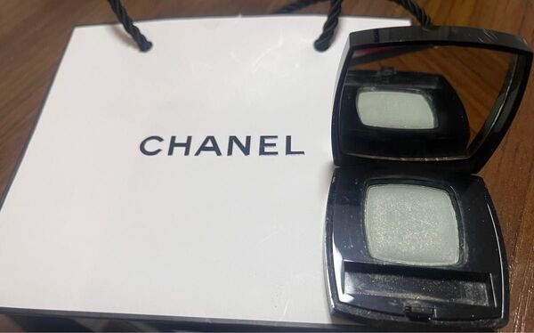 CHANEL アイシャドウ緑