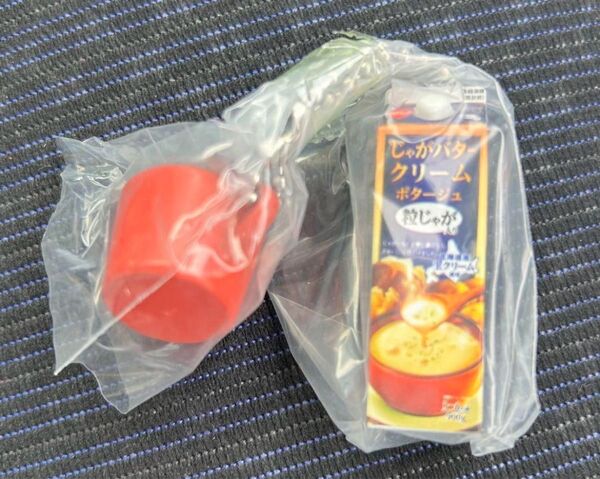 じゃがバタークリームポタージュ スジャータ ミニチャーム ガチャ