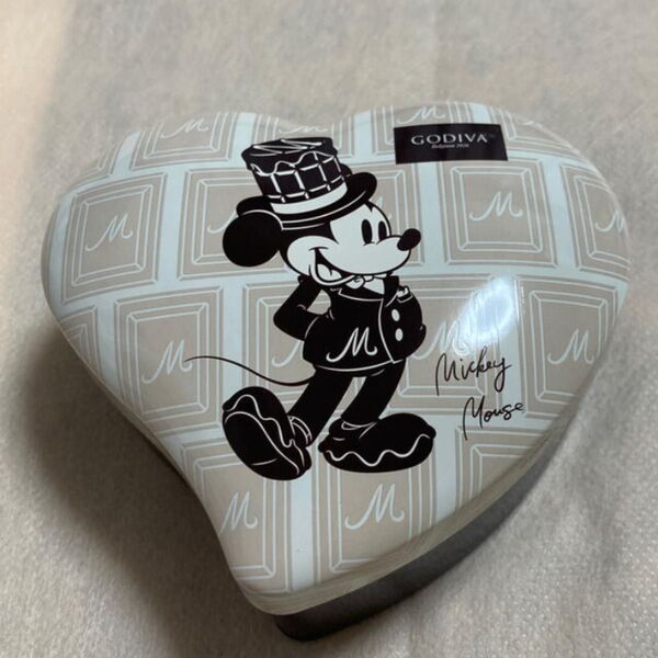 ディズニー ゴディバ 空き缶 ディズニーストア ミッキー