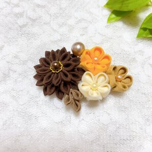 HC1-01 つまみ細工 ヘアクリップ 髪飾り 茶色 ブラウン