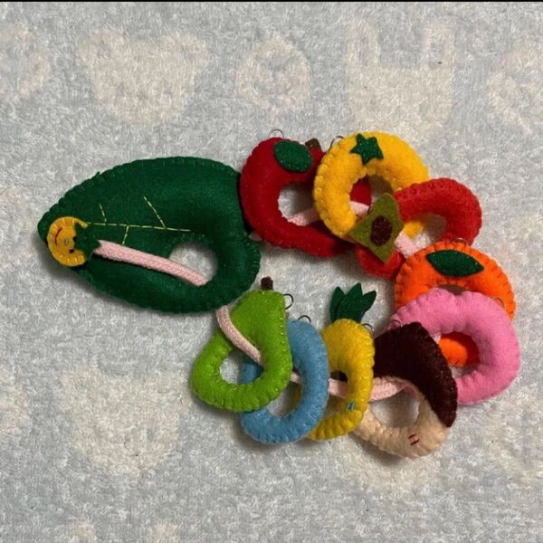 ひも通し 紐通し ひもとおし 魚釣り ハンドメイド フェルト 知育玩具