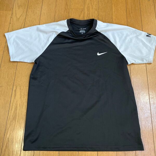 NIKE 半袖 Tシャツ 黒 ボーイズ