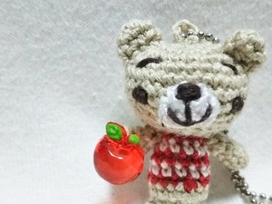 Art hand Auction *Zimmer 183*Amigurumi*Chibikuma (Apfel)*Handgefertigt*Handgemacht*Kugelkette*Simashima*Perlen*, Spielzeug, Spiel, Plüschtier, Amigurumi