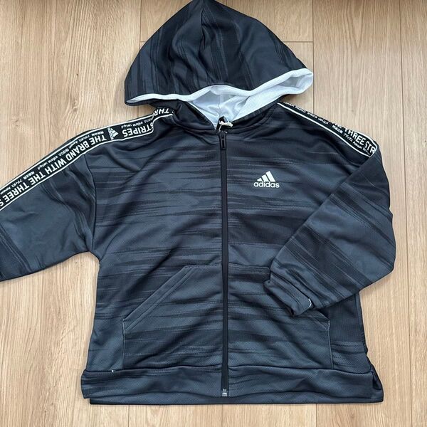 adidas パーカ 130