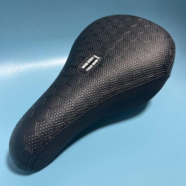 ストーレン BMX サドル ブラック 新品 ピボタルシート stolen bmx ストリート パーク ダート 黒 Pivotal seat フラットランド