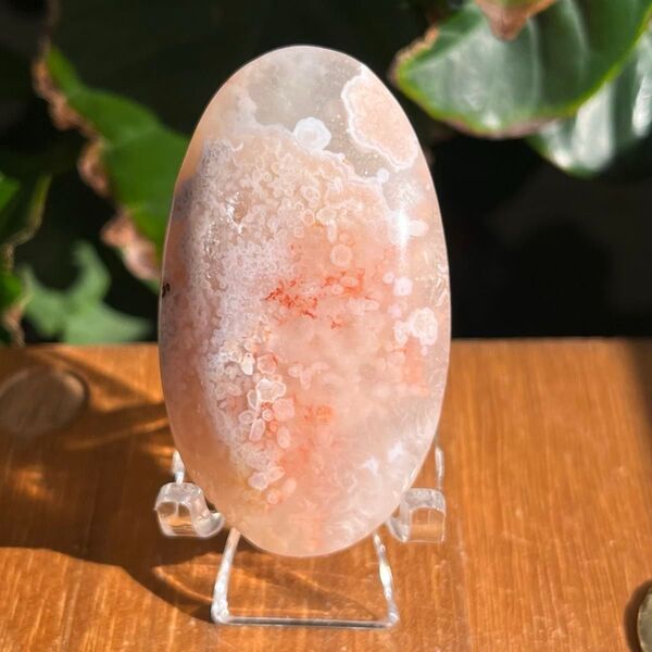 ①天然石 マダガスカル産 桜瑪瑙 パーム 置物35.7g