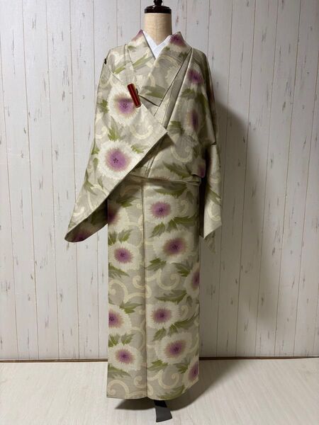撫松庵の花唐草模様の小紋