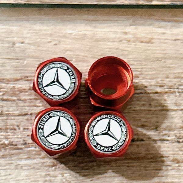 s7【匿名】【レッド】Mercedes Benz ベンツ バルブキャップ×4個セット メッキ エア ホイール タイヤバルブ ムシ GLA SL S CLS