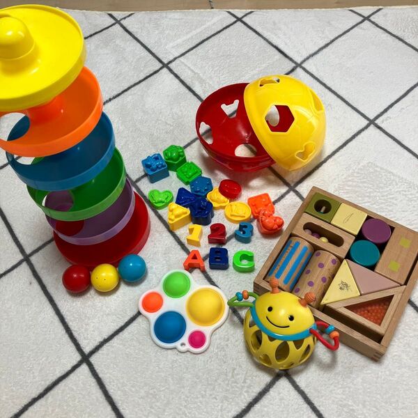 おもちゃ知育玩具 積み木 プッシュポップ スロープトイ 穴落とし ガラガラ ラトル 動物 赤ちゃん エドインター 西松屋 カラフル
