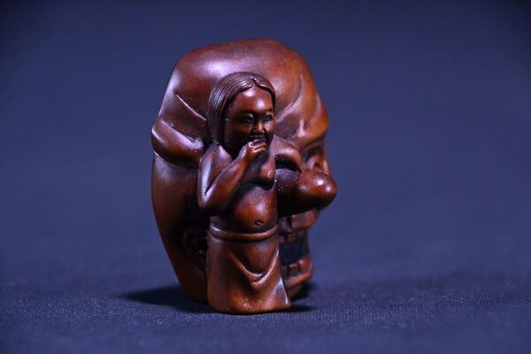 【骨董品】 女性 天狗 男根モチーフ 根付 Netsuke 精密 彫刻 超絶技巧 彫塑 提げもの 提物 形彫
