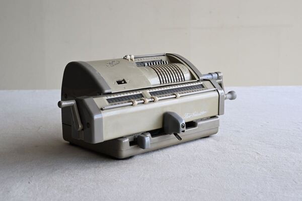 【骨董品】Tiger CALCULATOR 手回し計算機 タイガー ビンテージ カリキュレ 卓上 インダストリアル シャビー