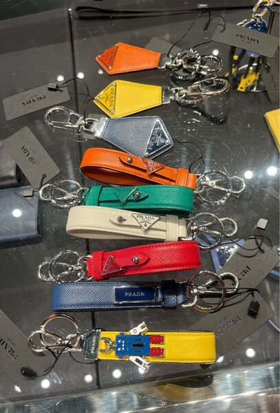 新品未使用★PRADA・プラダ★レッド 赤★キーリング★ユニセックス:一点 新品未使用