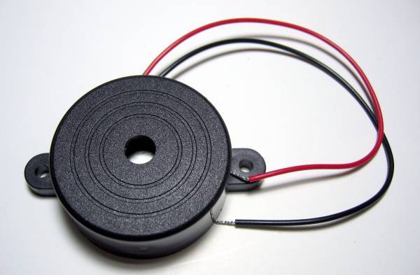 12V (DC3~24V) 大音量ブザー (ピーッピーッ)盗難防止 セキュリティアラーム等に 出力音圧:95dBA/30cm 簡易ブザー アラーム