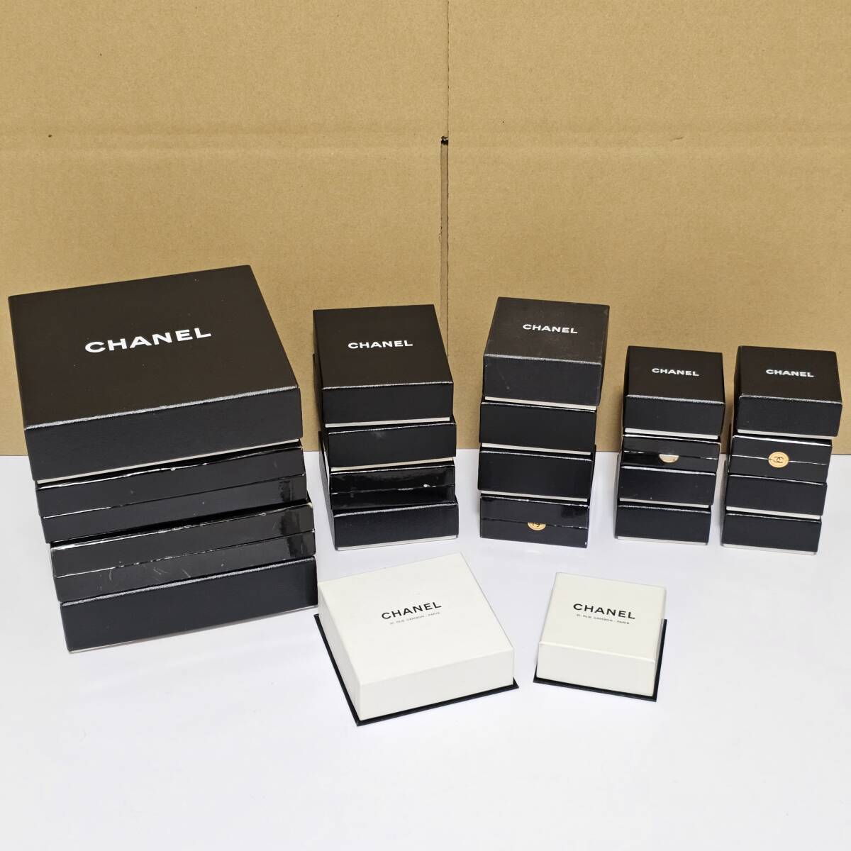 シャネル 空箱 マグネット式 31×24×12 CHANEL 鞄 バッグ 箱 シャネル 空箱 マグネット式 31×24×12 CHANEL 鞄 バッグ 箱