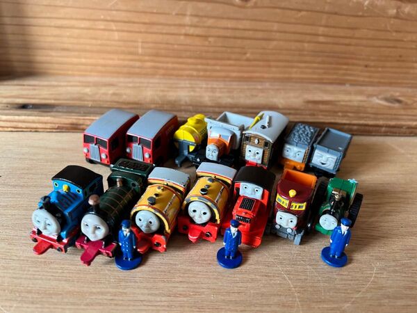 トーマスミニダイキャストコレクション 11体+おまけ6つ付