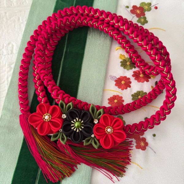 振袖用帯締め 重ね衿(リバーシブル) 刺繍半衿 つまみ細工の帯締め飾り 振袖用小物4点セット 今風振袖 大正ロマン