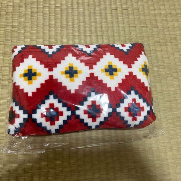 収納ポケット付き 膝掛けブランケット