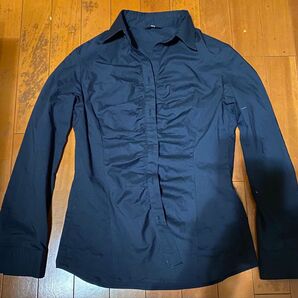 長袖シャツ ブラック 長袖 ドレスシャツ シャツ 比翼仕立て 黒 【美品】INED イネド ブラックフリルブラウス 9号
