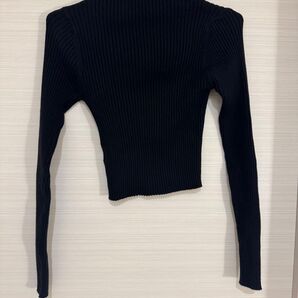 新品 もっちり生地 黒 リブ編み ハイネック ニット クロップド