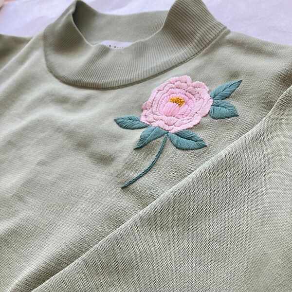 手刺繍入り トレーナー 長袖 トップス