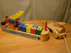 木製の船型A～Zの磁石付きブロック遊び