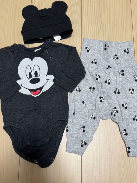 H&M ミッキーロンパース セットアップ 新生児 50センチ ロンパース
