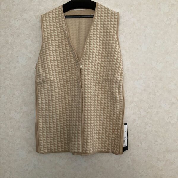 新品未使用 styling ベスト