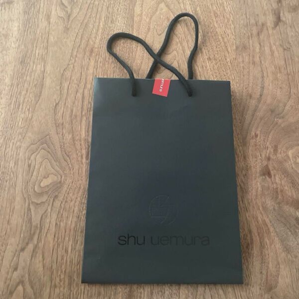 シュウウエムラ shu uemura ショッパー 紙袋 バッグ 手提げ ショップ デパコス ショッパー ギフト袋 黒 ノベルティ