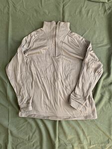 米軍 実物 放出品 インナー UNDERSHIRT COLD WEATHER POLYPROPYLENE アンダーシャツ アウトドア キャンプ サバゲー 大きめ　　T