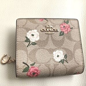 【限定ラスト1点】コーチCOACH二つ折り財布シグニチャー花柄フラワー茶ブラウン