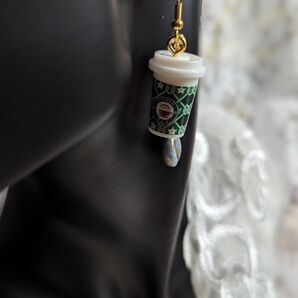 コーヒーカップ&コーヒー豆のピアスセット(両耳用)