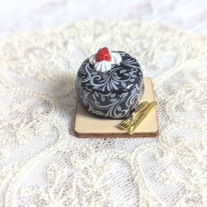 ラグジュアリーケーキ レース×生クリーム×苺