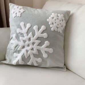クッションカバー 雪の結晶 ライトグレー クリスマス 1枚【匿名配送】