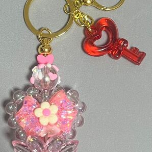 キーホルダー ピンク ハンドメイドアクセサリー