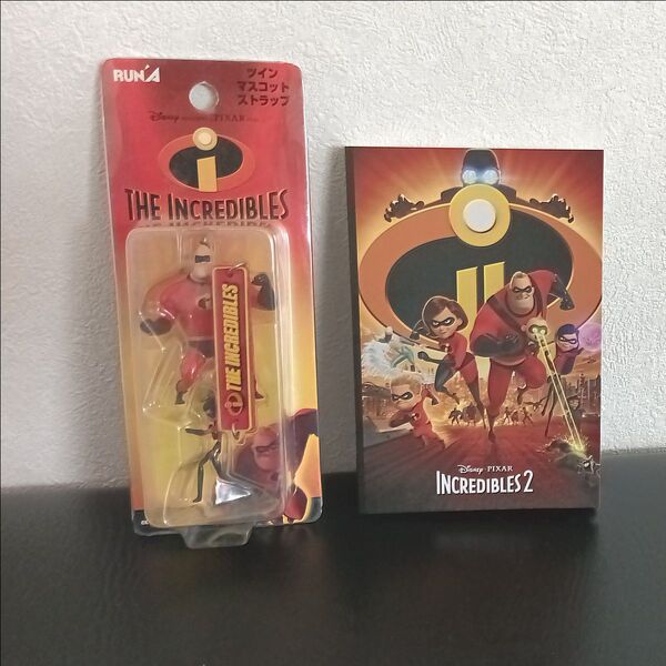 Mr.incredibles ミスター インクレディブル グッズセット ツインマスコット ストラップ & ポストカードブック