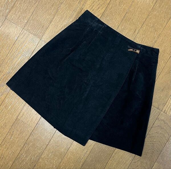 ラップスカート風ショートパンツ 未使用 スエード 黒 秋 冬 ミニスカート スカパン