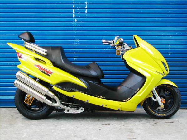 マジェスティ125社外マフラー Amazon | Realize マジェスティ125 バイクマフラー 5CA キャブ車