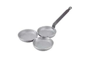  immediately successful bid *3 ream fry pan *3 kind material .1 times ....