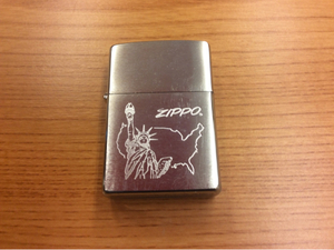 未使用 Zippo ジッポー アメリカU.S.A 自由の女神彫柄 ライター シルバー色 喫煙グッズ【817】K