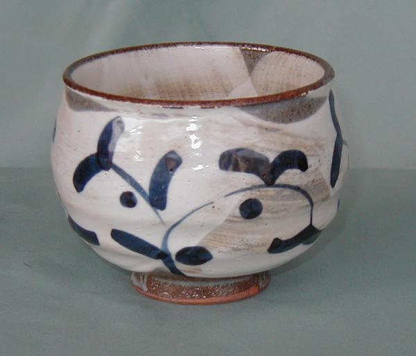 ★【Immediate decision】Arita ware pottery, powdered, hand-painted blue arabesque, sake bowl, Tea utensils, teacup, Single item