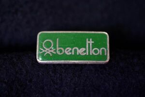 ☆ F1 GP ピンバッジ Benetton ベネトン 旧エンブレム rcitysピンバッジ limited1