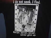 ① 古着 サイズL　前胸 I do not seek I find　黒色半袖Tシャツ_画像2