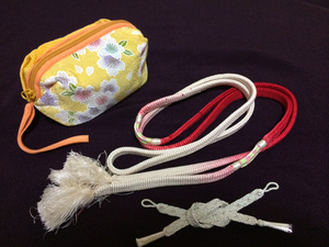 和装小物3点 正絹帯締め＆正絹羽織紐銀糸使用＆縮緬櫻柄ポーチ
