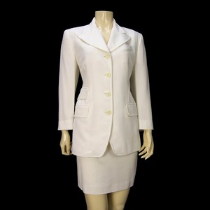 H beautiful goods *GUCCI Gucci * off white * made in Italy ( Italy made )* Logo .* beautiful skirt suit * on 46 inscription (13 number *XL*44 corresponding )* under 7 number (S*36) corresponding 