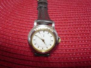 アンティーク　トラサルディ　5ATMの女性用腕時計　ホワイト